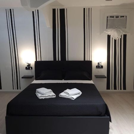 בוסה Come Per Incanto Rooms מראה חיצוני תמונה