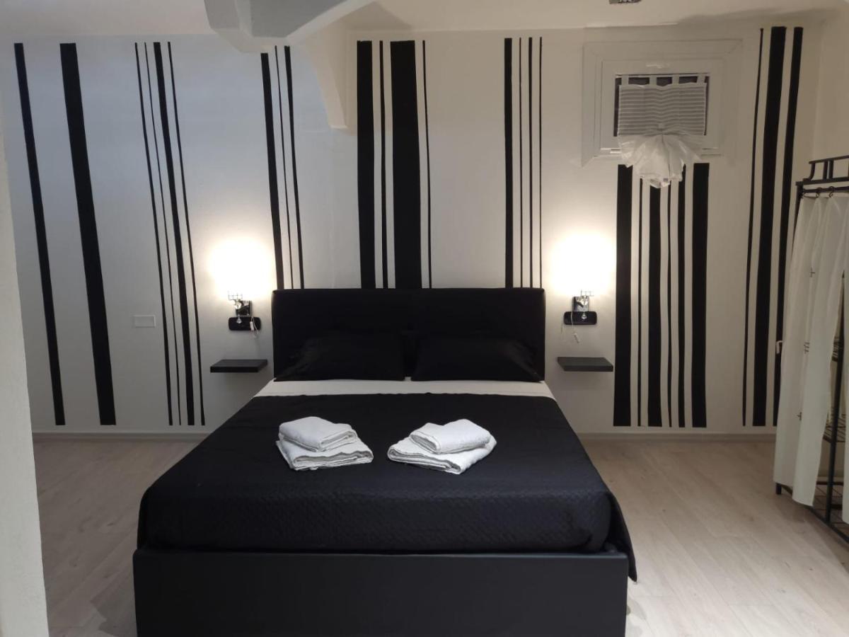 בוסה Come Per Incanto Rooms מראה חיצוני תמונה